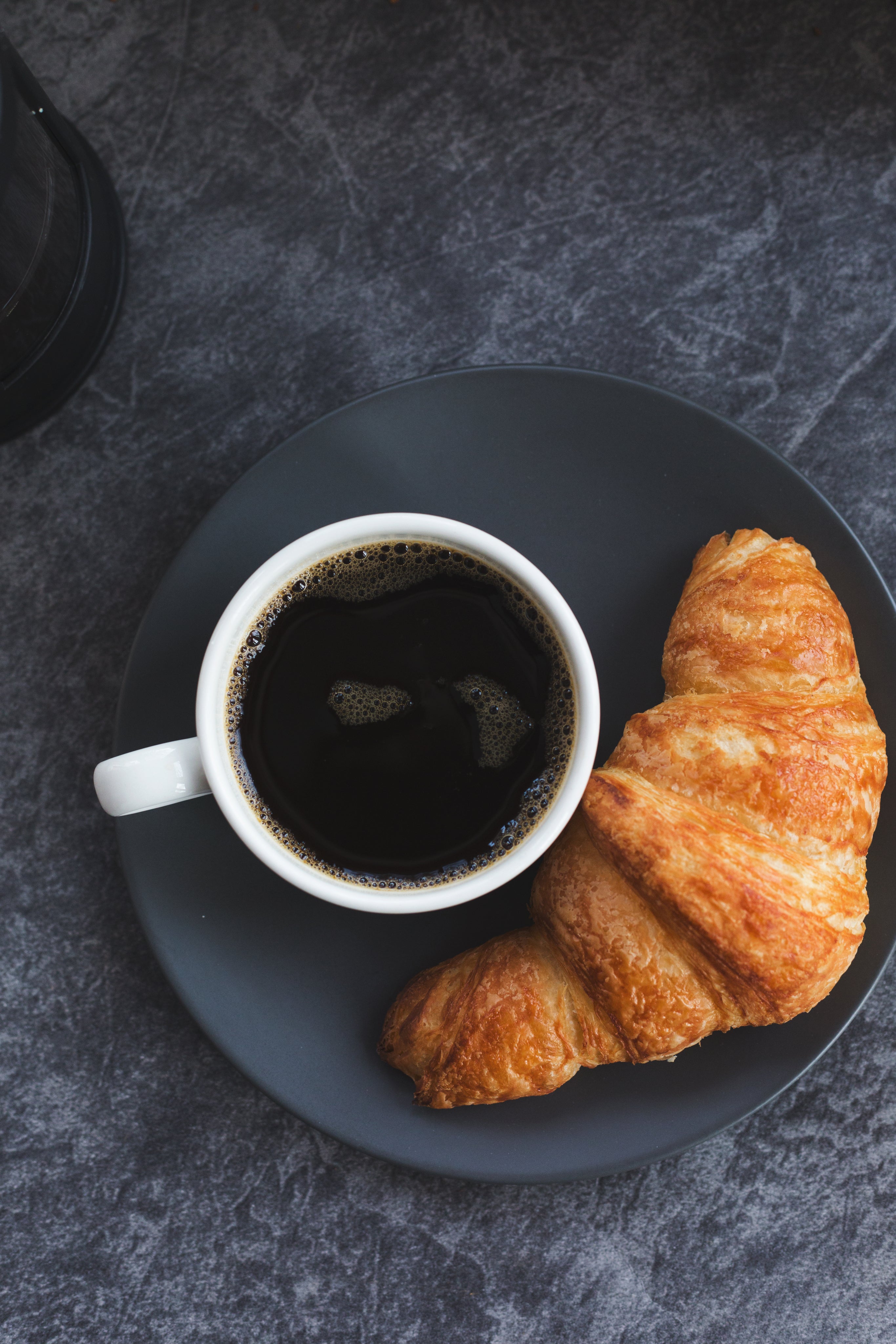 files/black-coffee-and-a-croissant.jpg